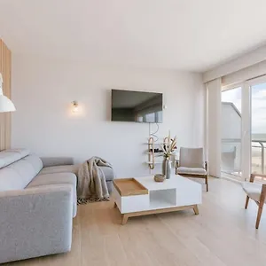 Huswell - Bright Seaview In Apartment Ostende